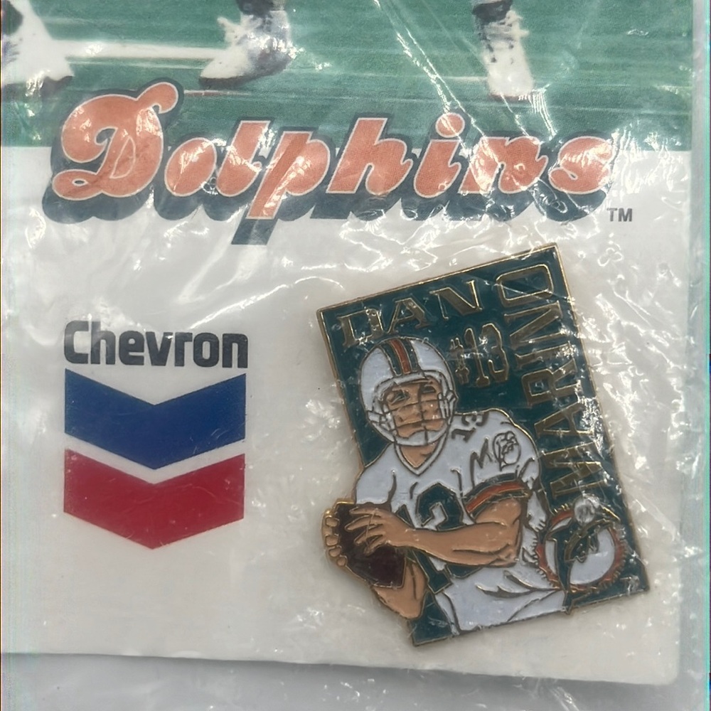 Chevron Dan marino collectible pin on card